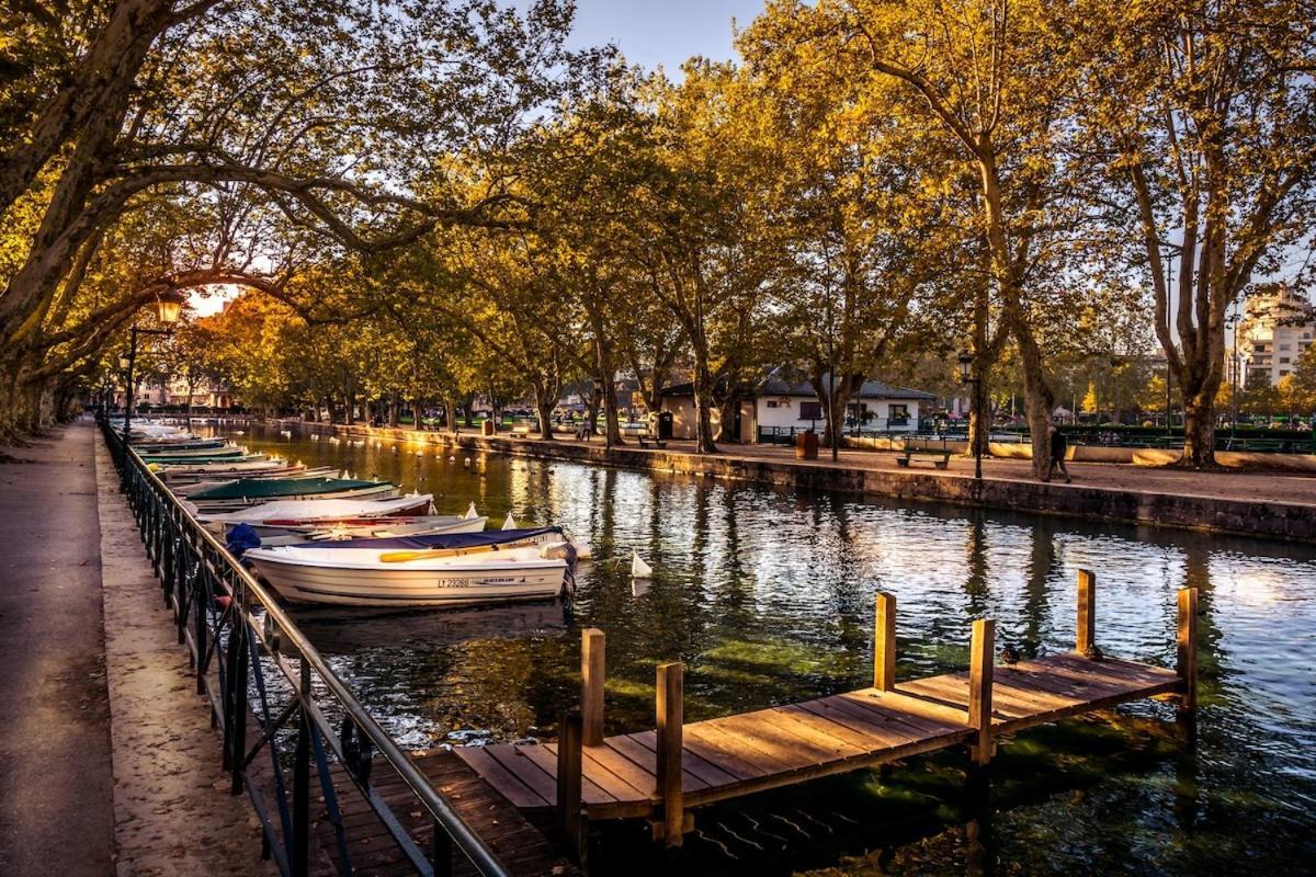 Golden Beach Parking Proche Du Lac Annecy Eksteriør billede